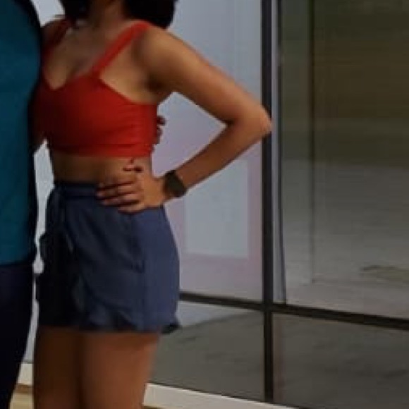 Red hot crop top - Picture 3 of 3